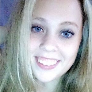 Meet your Posher, Jaymee